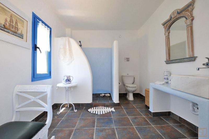 希腊帕罗斯岛奥尔西亚5号别墅浴室