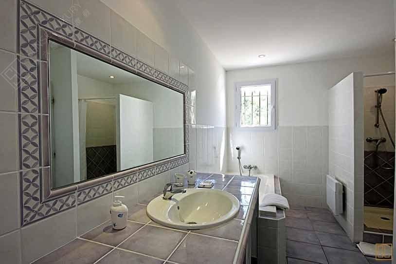 法国普罗旺斯十字别墅浴室