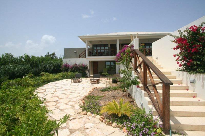 加勒比安圭拉海鸥别墅庭院