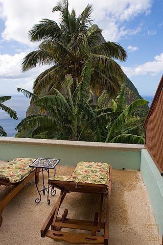 加勒比圣露西亚岛香格里拉芙蓉别墅躺椅