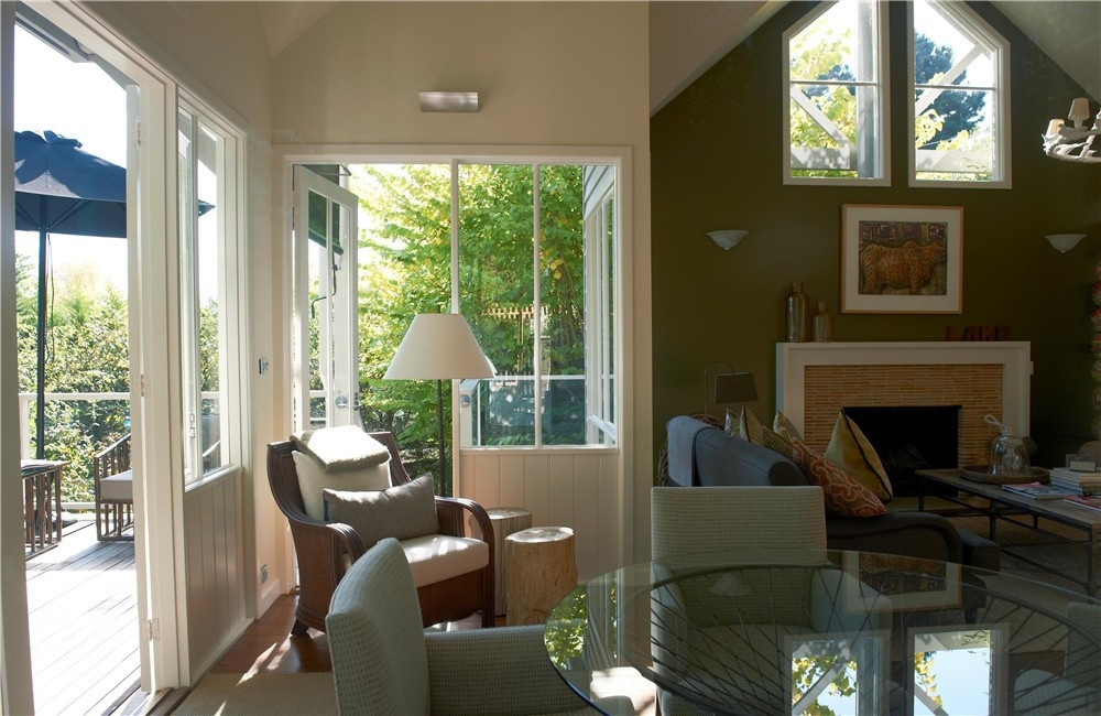 Lake House - Photo 4