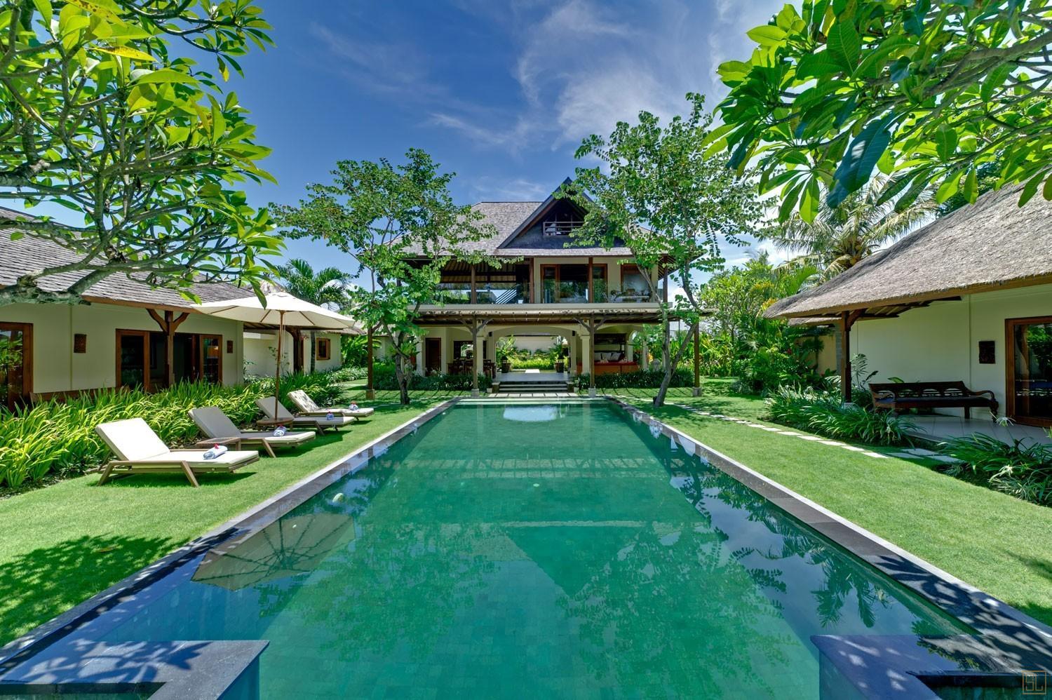 印尼巴厘岛阿斯马拉别墅泳池