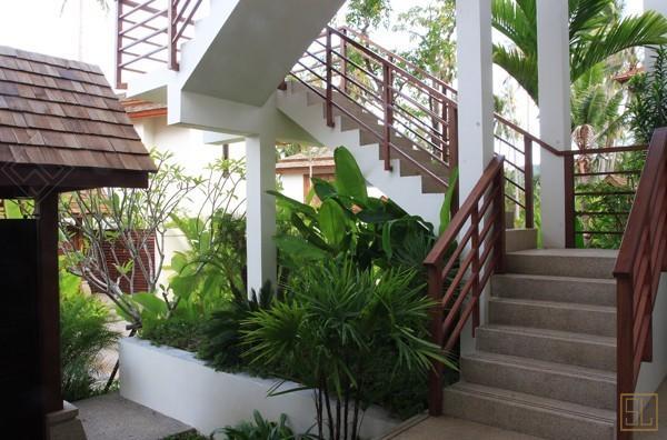 泰国苏梅岛布瓦莎湾别墅楼梯