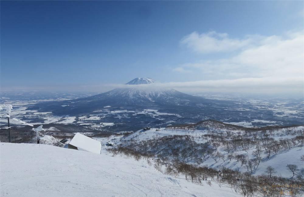 雪中富士山