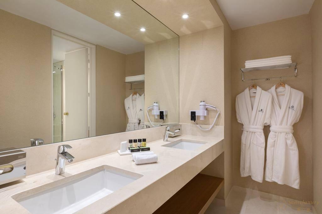 蒂瓦尼卡拉维尔酒店——浴室