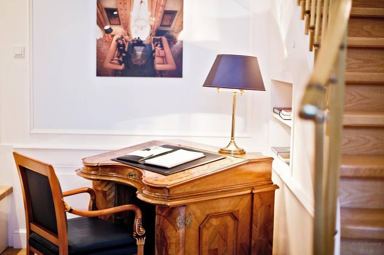科伯格宫殿酒店——desk