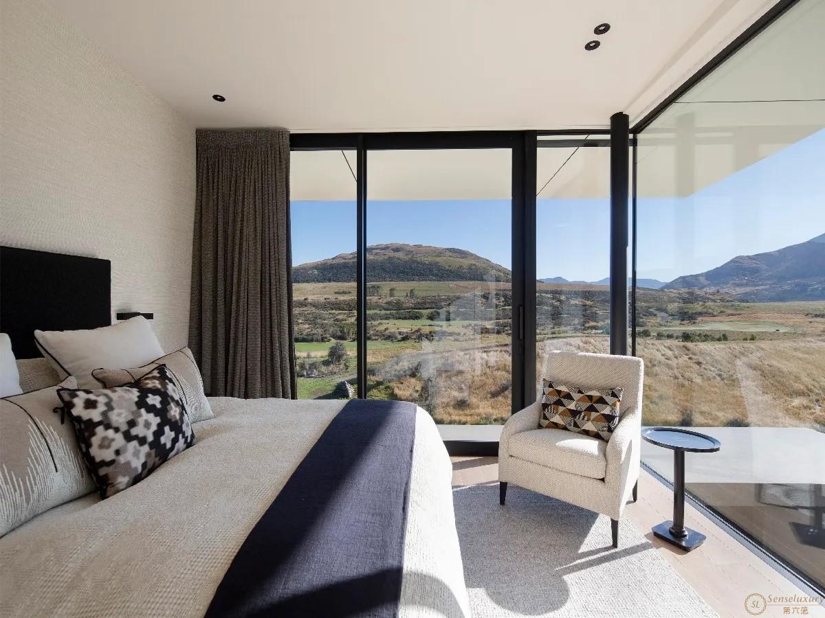 Falconridge - Photo 20