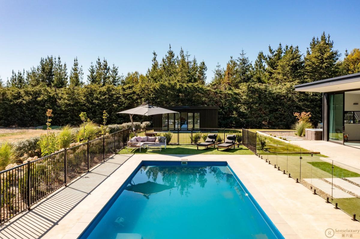 Riverbank Luxury - Photo 8