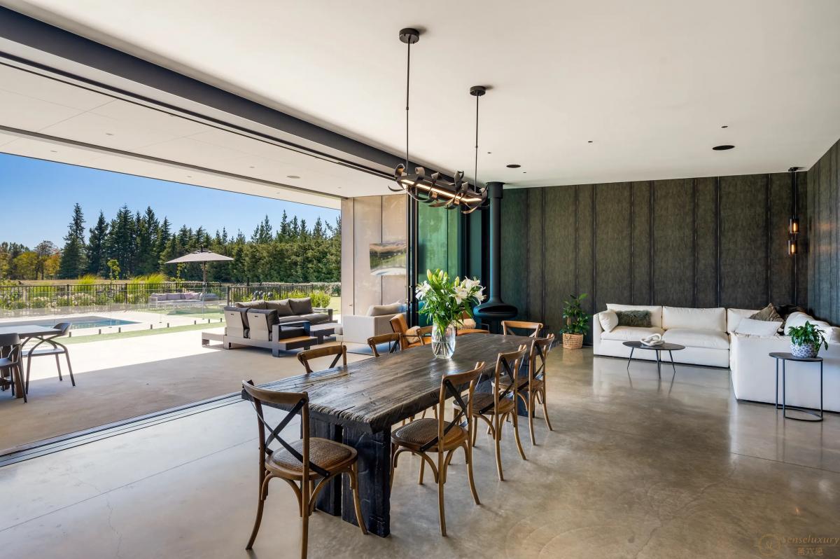 Riverbank Luxury - Photo 12