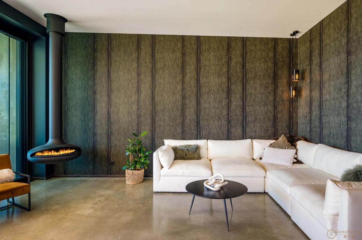 Riverbank Luxury - Photo 20
