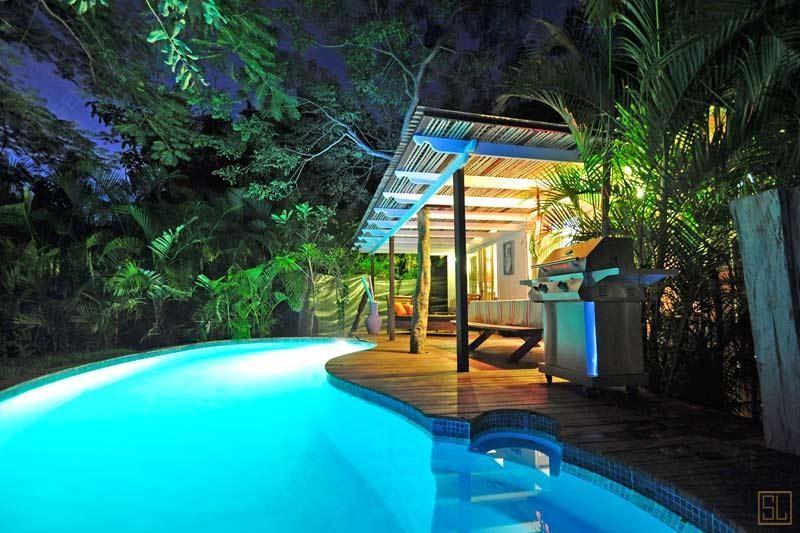 加勒比海哥斯达黎加海洋别墅泳池夜景