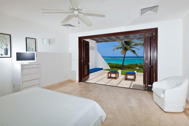 加勒比安圭拉蓝天海岸卧室