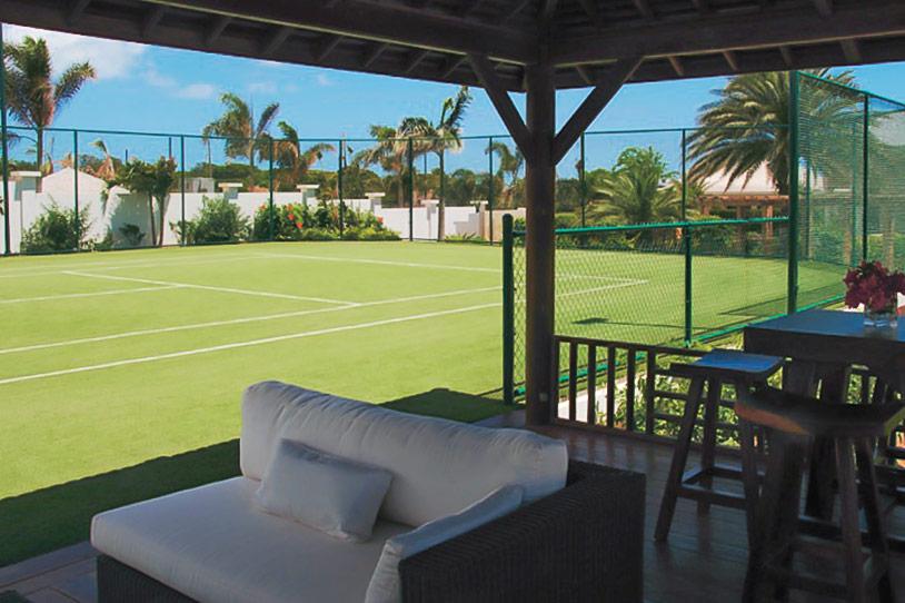 加勒比安圭拉湛蓝别墅网球场