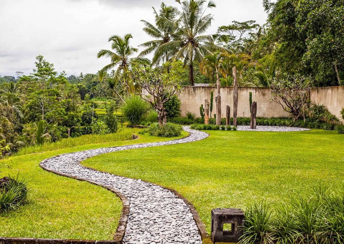 印尼巴厘岛柯露莎别墅庭院