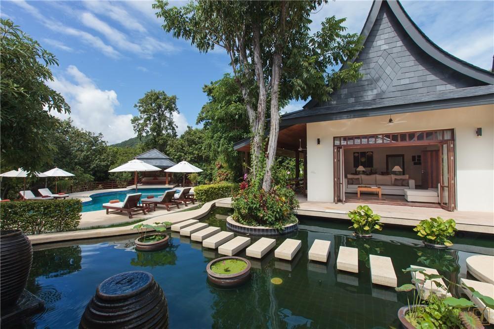 泰国苏梅岛莫莎莫特别墅荷花池