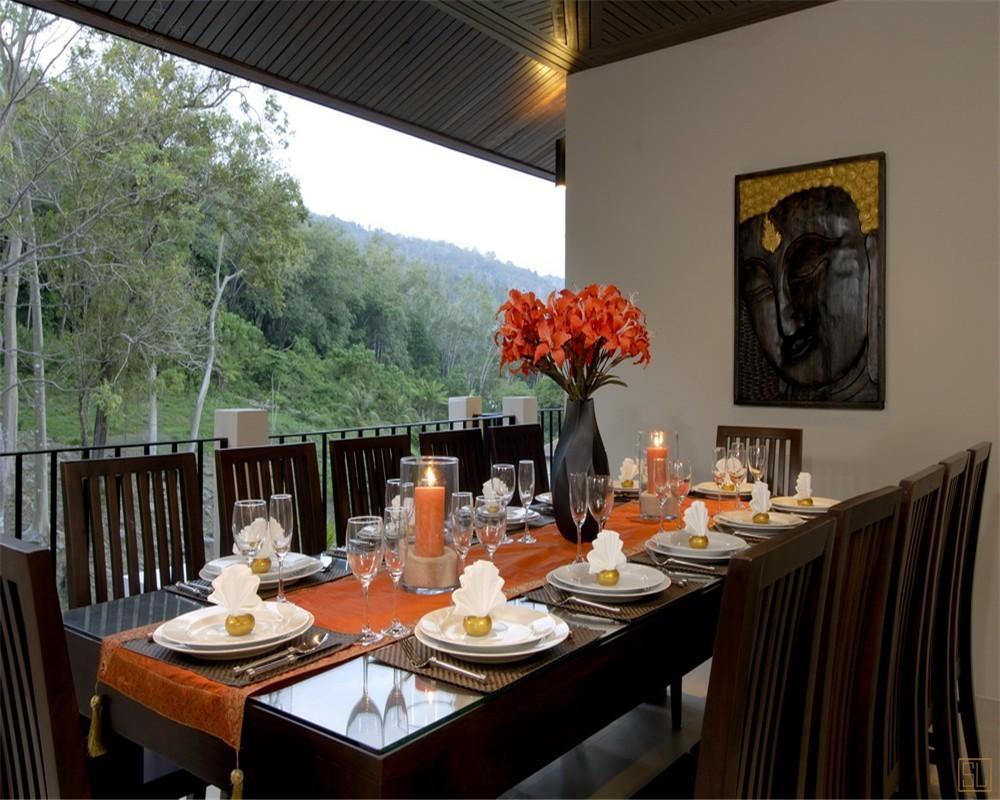 泰国普吉岛太阳石别墅餐桌