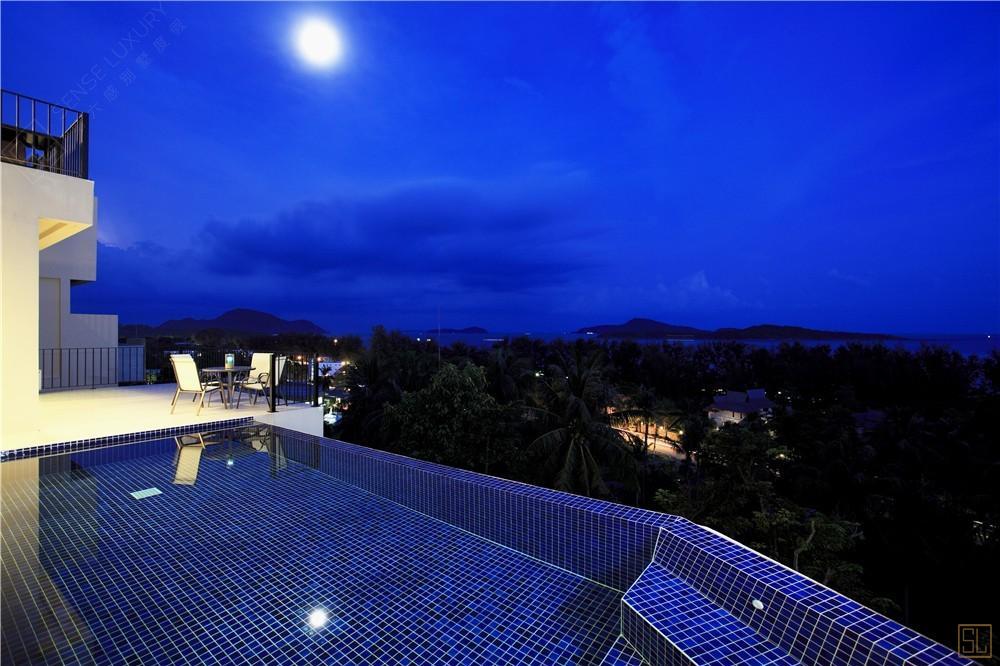 泰国普吉岛绿松石别墅夜景