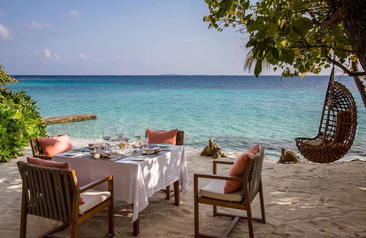 马尔代夫马累环礁可可私人岛屿别墅餐桌