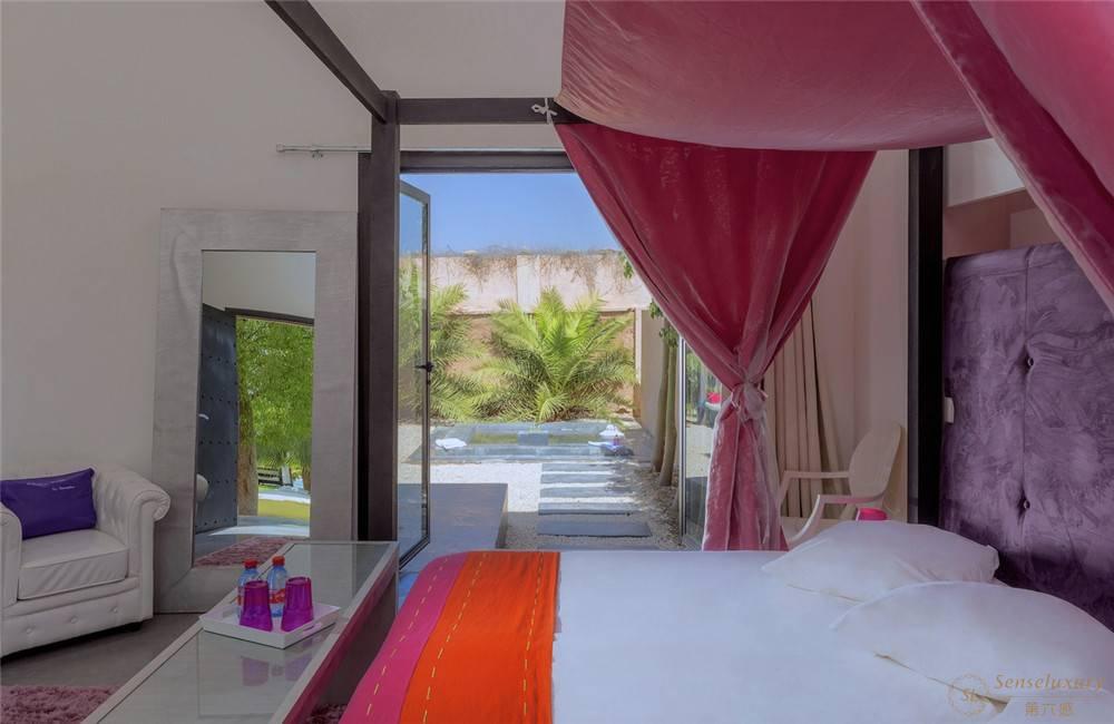 摩洛哥马拉喀什阿特拉斯别墅游泳池卧室