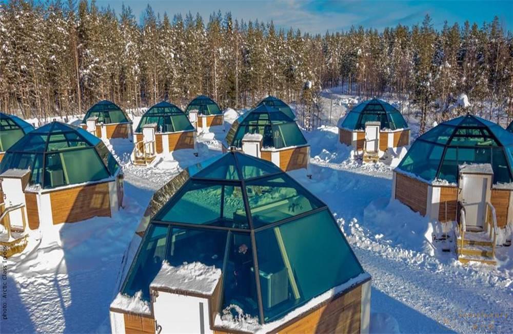 芬兰罗瓦涅米玻璃穹顶雪屋群观