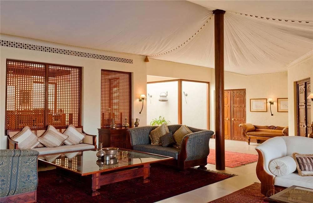 阿联酋迪拜阿玛哈沙漠贝都因别墅套房客厅