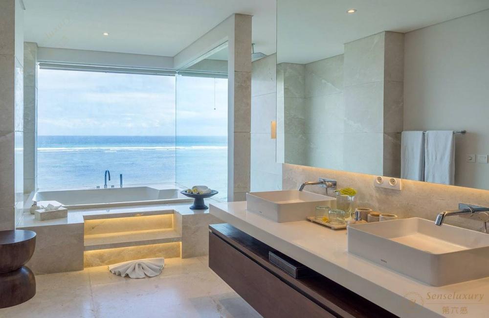 巴厘岛努沙豪华悬崖别墅浴室
