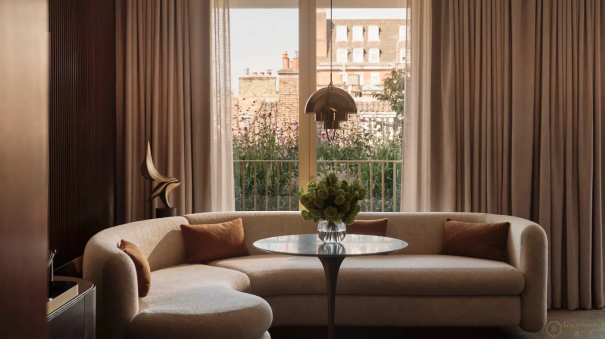 THE CHANCERY ROSEWOOD